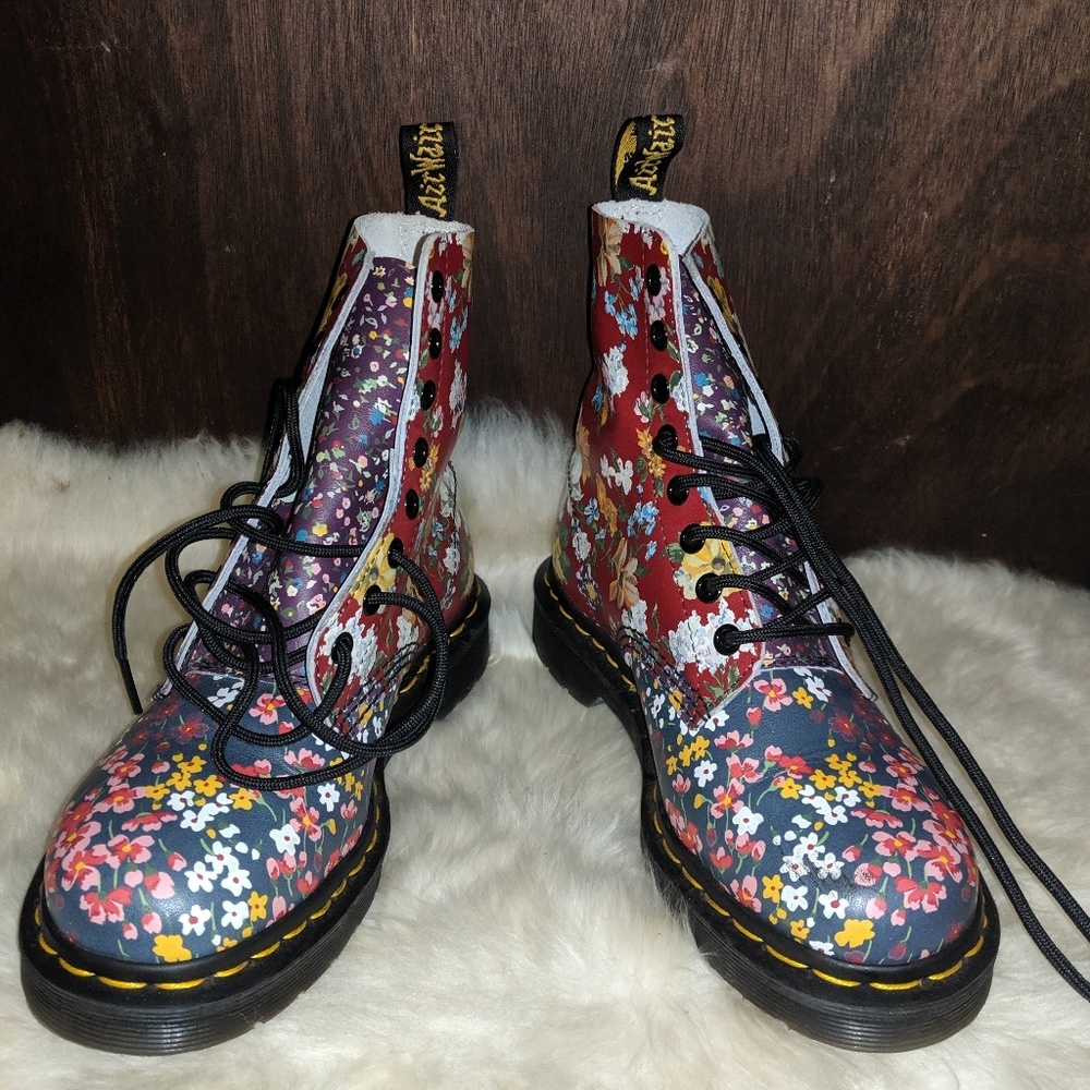 Dr Martens Floral Mix 8 Eye Boot